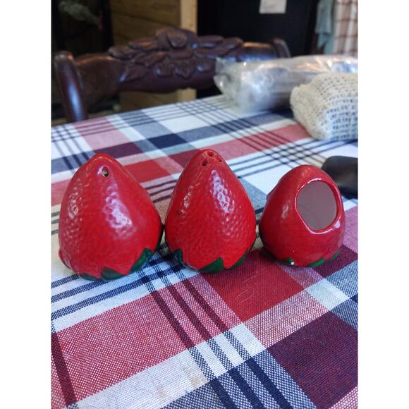 Anthropomorphic strawberry salt, pepper Shakers, and toothpick holder - Picture 2 of 6